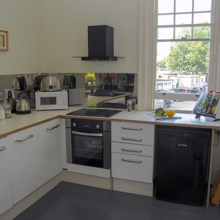Saffrons Apartment อีสต์บอร์น ภายนอก รูปภาพ